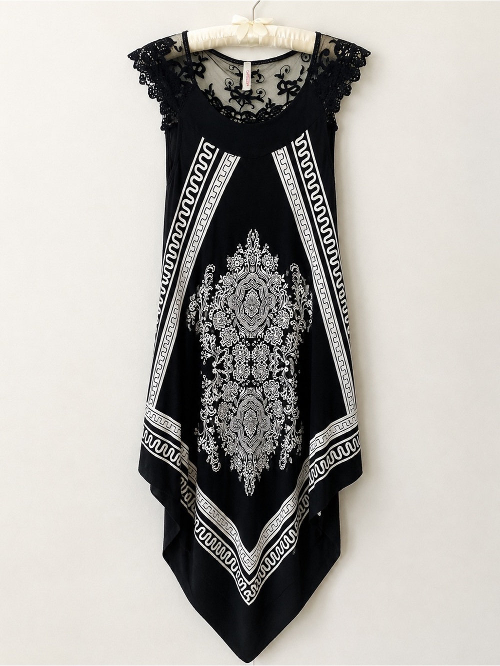 G.FRESH Black & White Lace Handkerchief Hem Dress